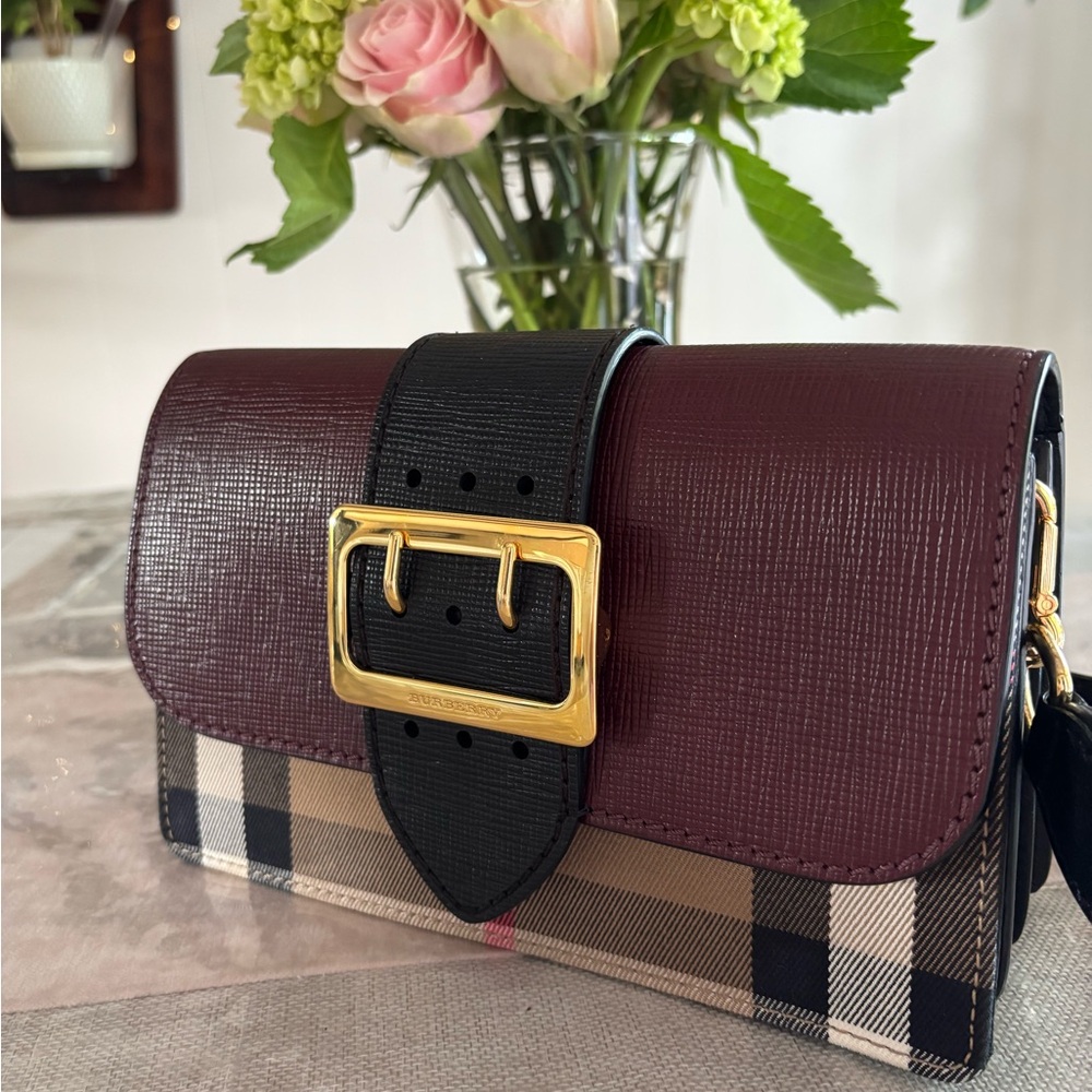 Classic Burberry, Black and Burgundy Checkered shoulder bag - Picture 8 of 16